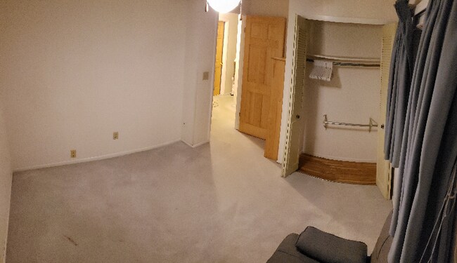 Building Photo - 5365 Silver Spur Ave