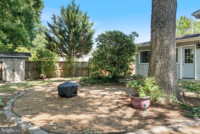 Building Photo - 6610 Bowie Dr