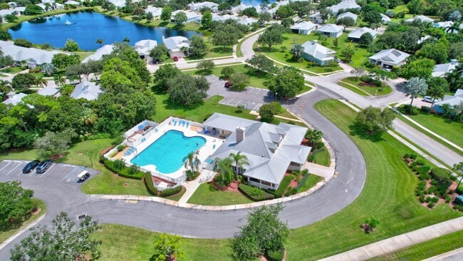 Building Photo - 650 Waters Edge Ln