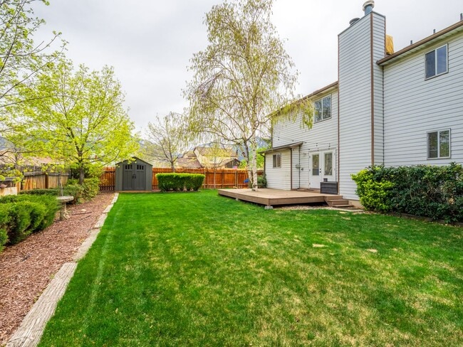 Building Photo - Spacious 5-Bedroom Home for Rent in Sandy, UT