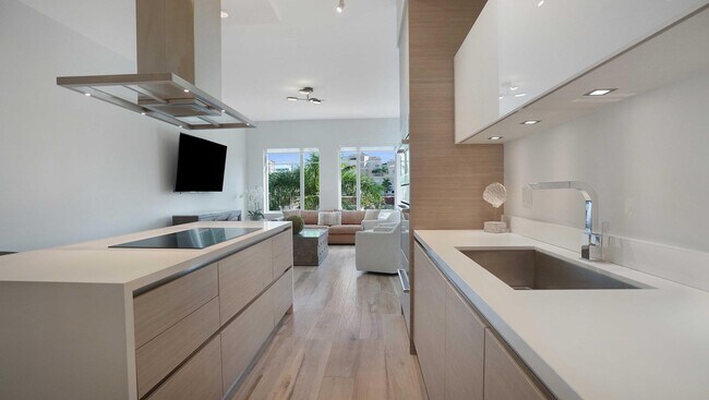 Building Photo - 155 E Boca Raton Rd