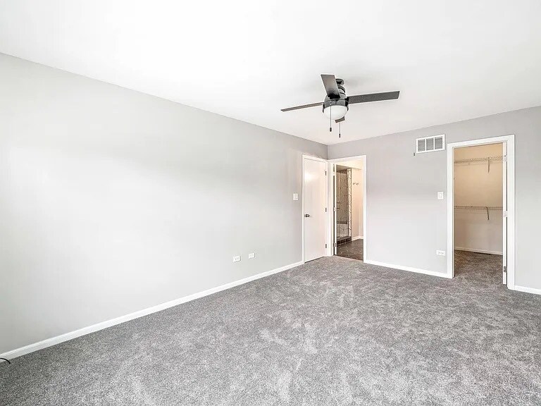 Building Photo - 13843 S Cambridge Cir