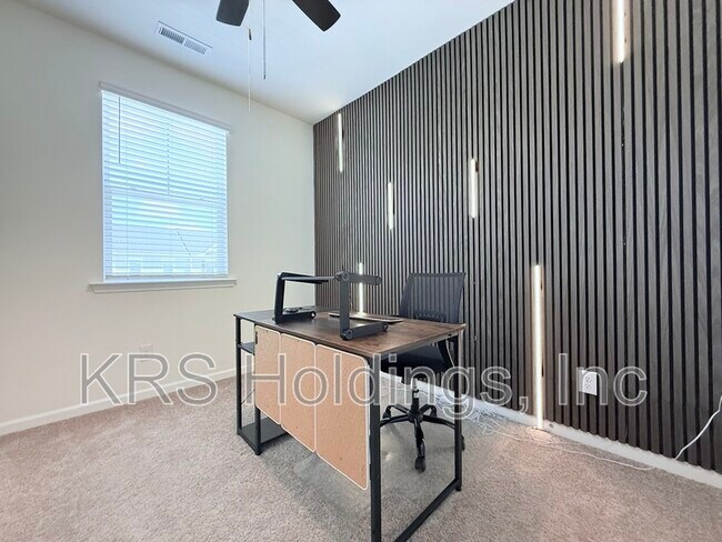 Building Photo - 849 Parc Townes Dr