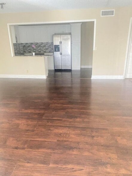 Building Photo - 1010 Green Pine Blvd