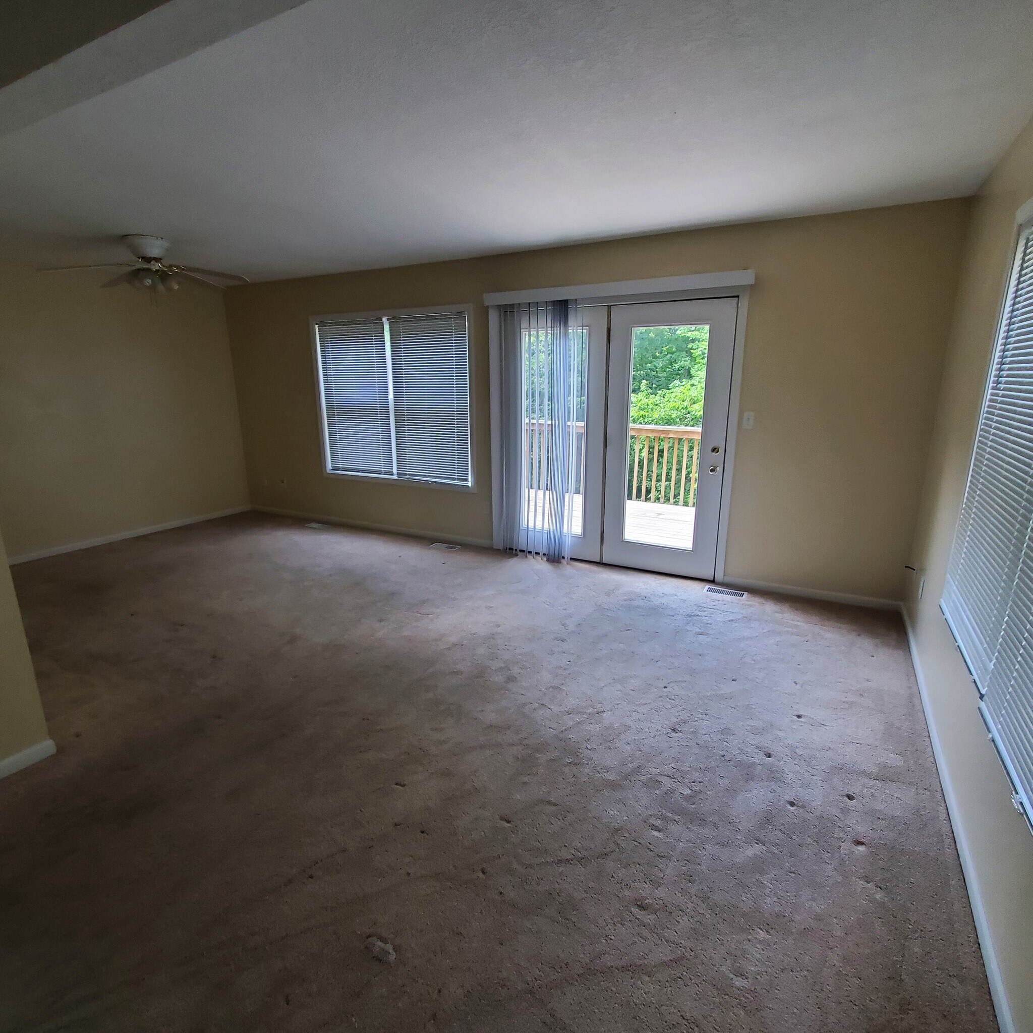 Family Room - 5330 Godas Cir