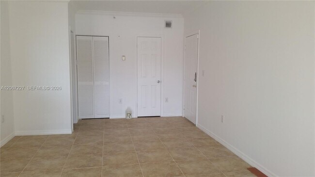 Building Photo - 131 SW 117th Ave