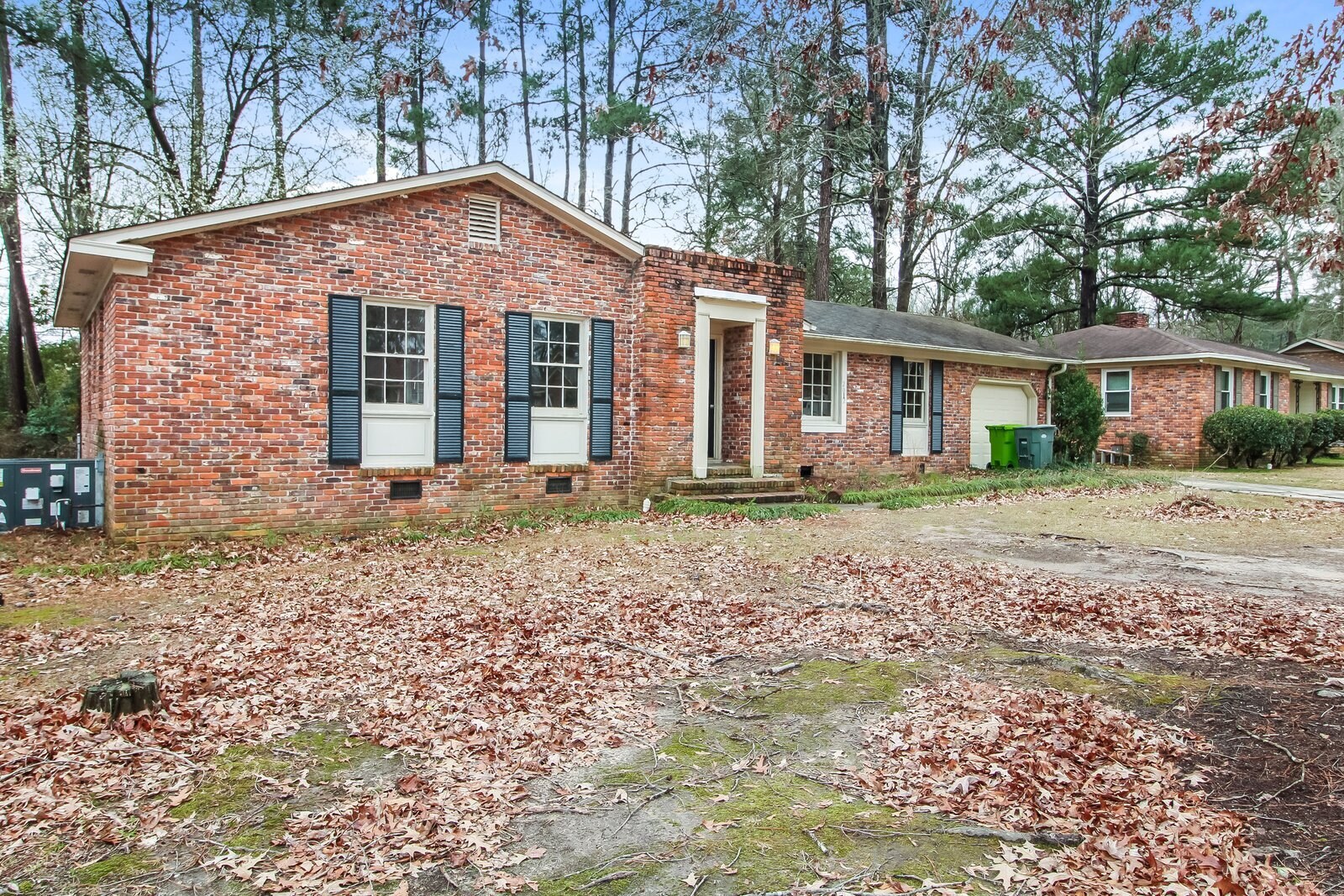 Building Photo - 2012 Woodtrail Dr