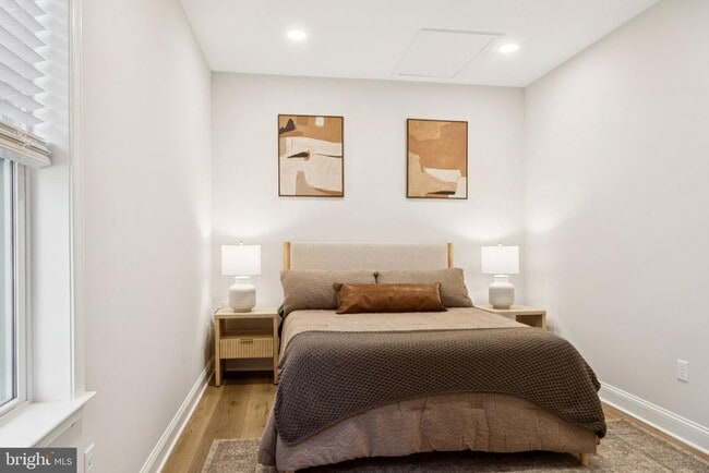 Building Photo - 40 Evergreen Ln