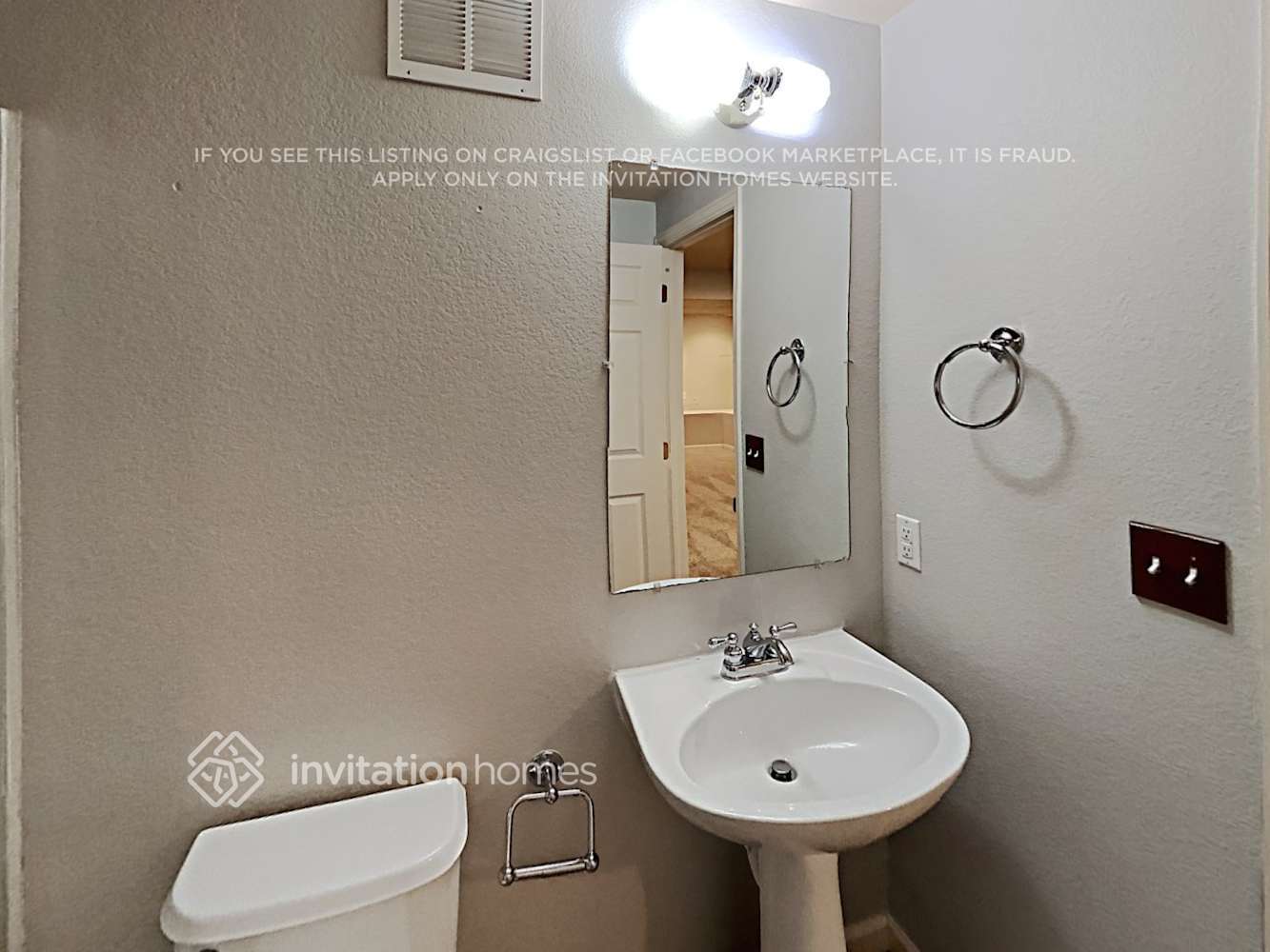 Building Photo - 19744 E Harvard Dr