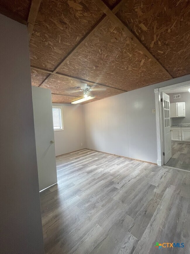 Building Photo - 541 Buck Trail
