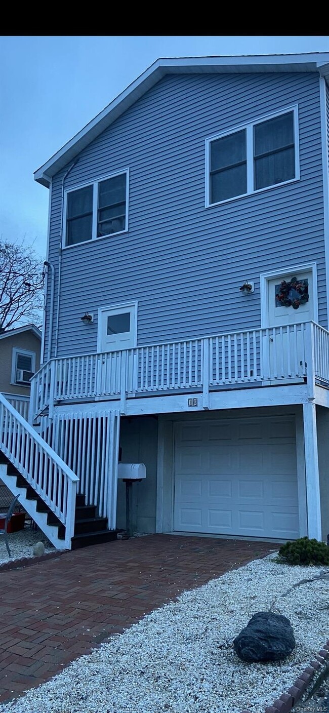 Building Photo - 10 Pershing Pl