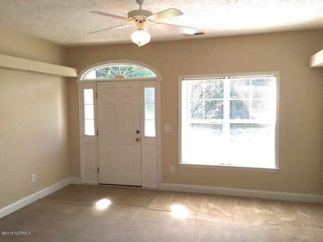 Building Photo - 206 Prowler Ln