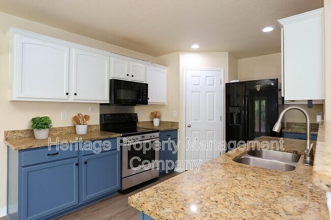 Building Photo - 6819 Liberty Stone