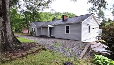 Building Photo - For Rent: Three Bedroom House in Easley SC!