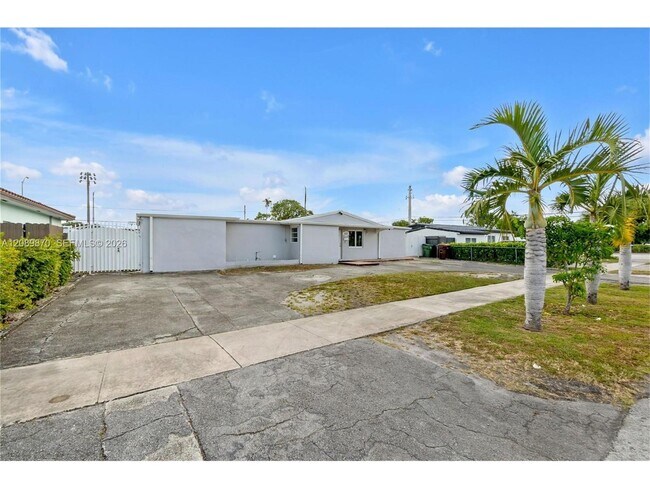 Building Photo - 6049 W 14th Ct