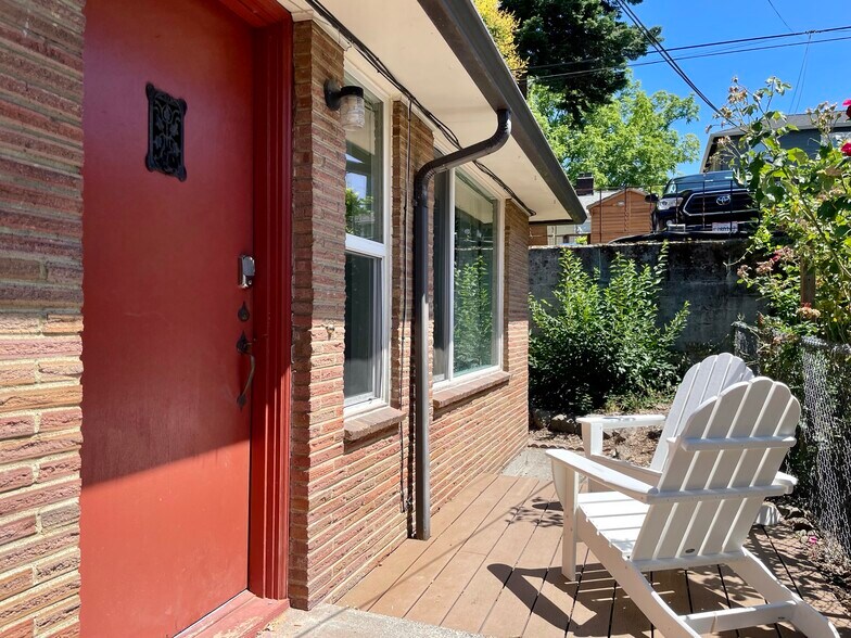 Building Photo - 4324 3rd Ave NW