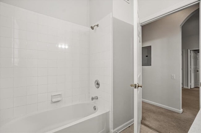 Building Photo - 8101 Coconut Palm Way