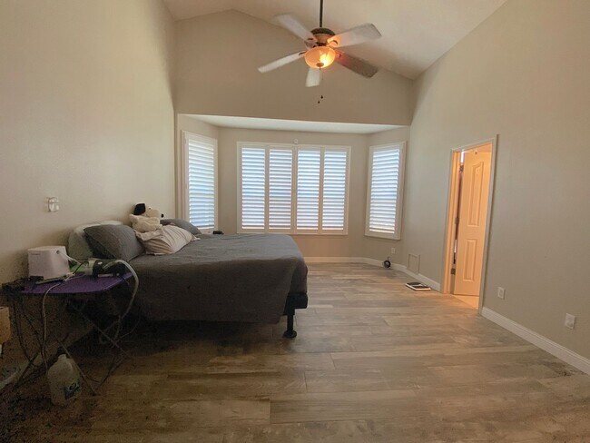 Building Photo - Northeast El Paso 3 bed with Refrig A/C and Solar Panels