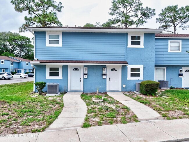 Building Photo - 11359 Bedford Oaks Dr