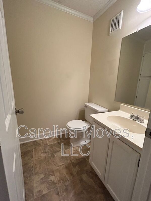 Building Photo - 805 Stallings Rd