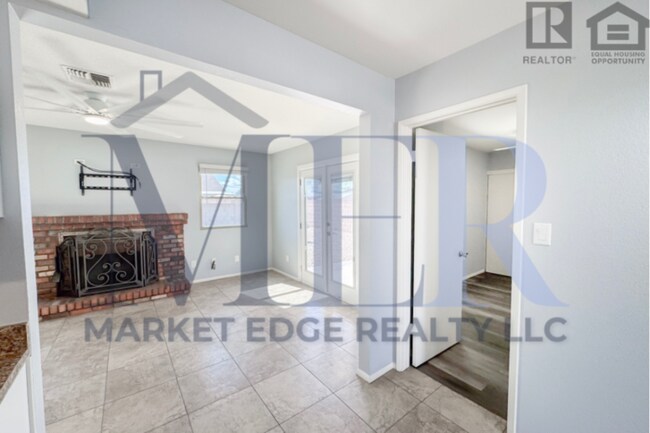 Building Photo - 3Bed/2Bath Home at Olive Ave/103rd Ave! Ready for Immediate Move-In! -- RV GATE! NO HOA!