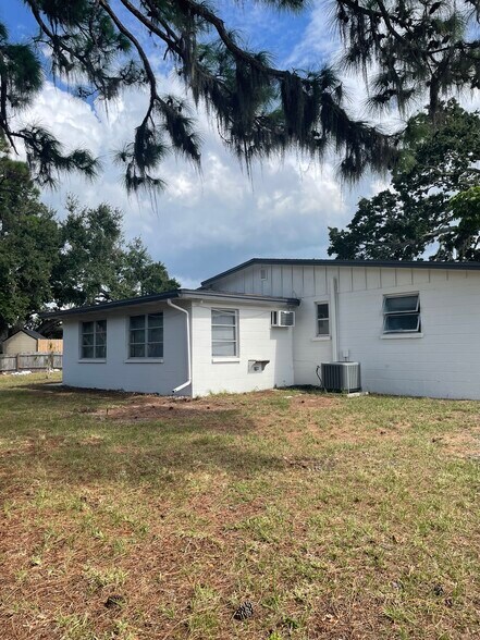 Building Photo - 6300 Mosby Pl