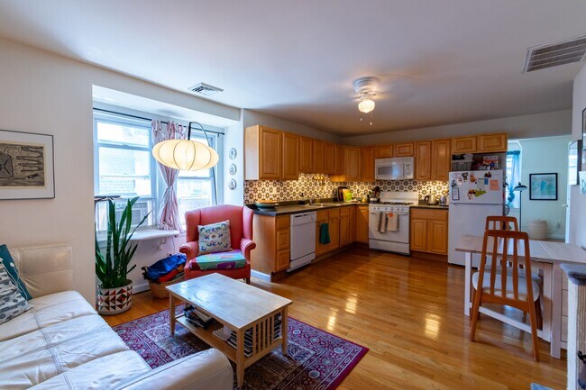 Building Photo - 4813 Walton Ave