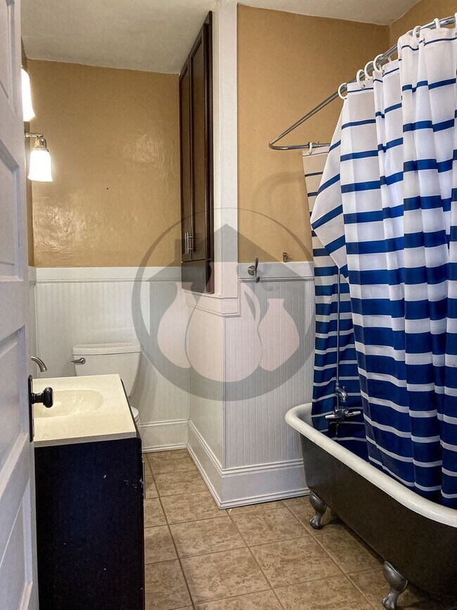 Building Photo - Single Level House - Ready for you to call Home!!