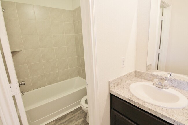 Building Photo - 6267 Brenwood Cir