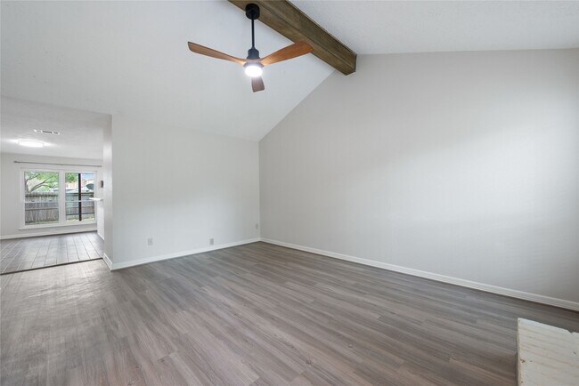 Building Photo - 11805 Southlake Dr