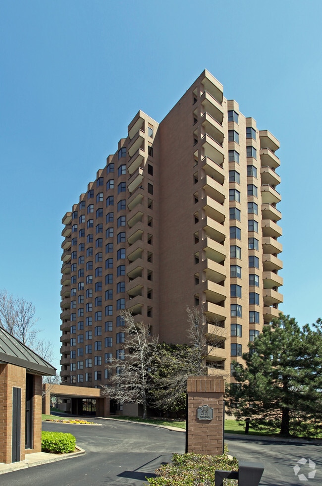 The Yorktown 2121 S Yorktown Ave Tulsa OK 74114 Apartment Finder