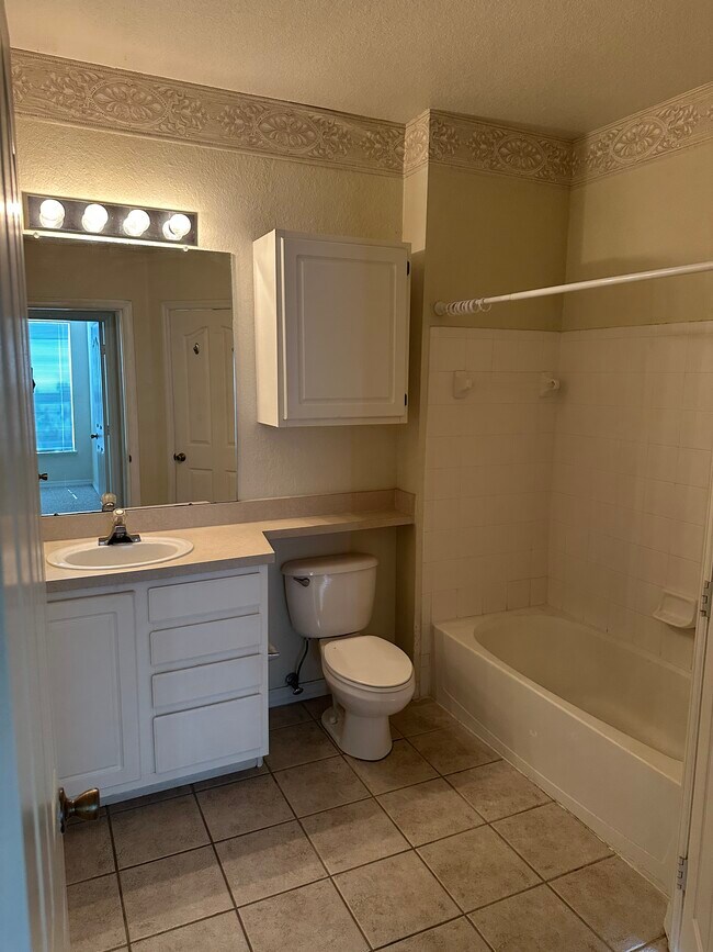 Building Photo - 5703 Legacy Crescent Pl