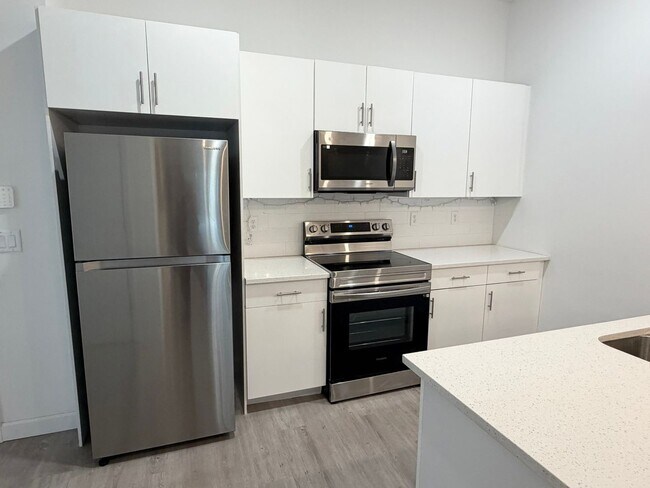 Building Photo - 368 Famagusta Dr