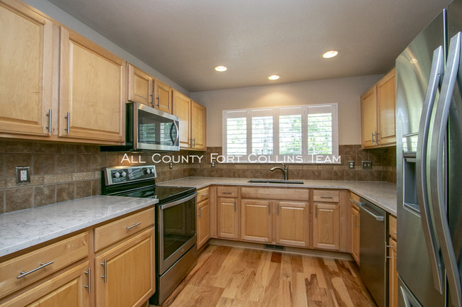 Building Photo - Like-New Town Home in Harvest Park