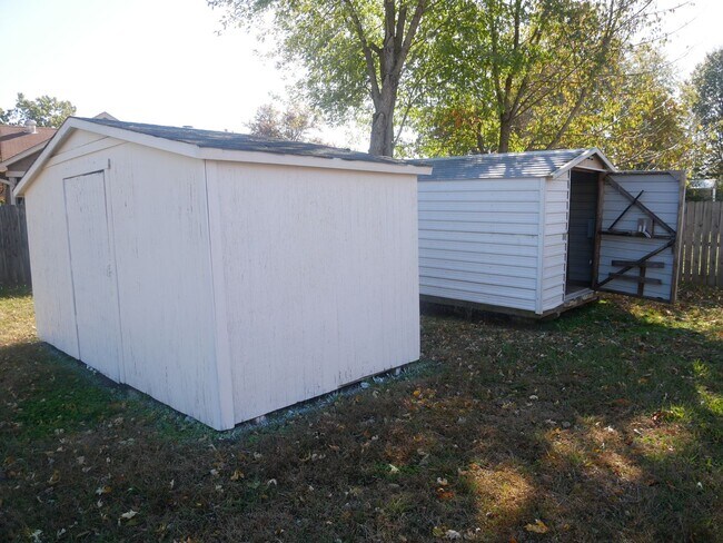 Building Photo - 6530 Jamestown Dr