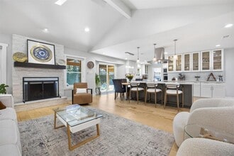 Building Photo - 9707 Bordeaux Ln