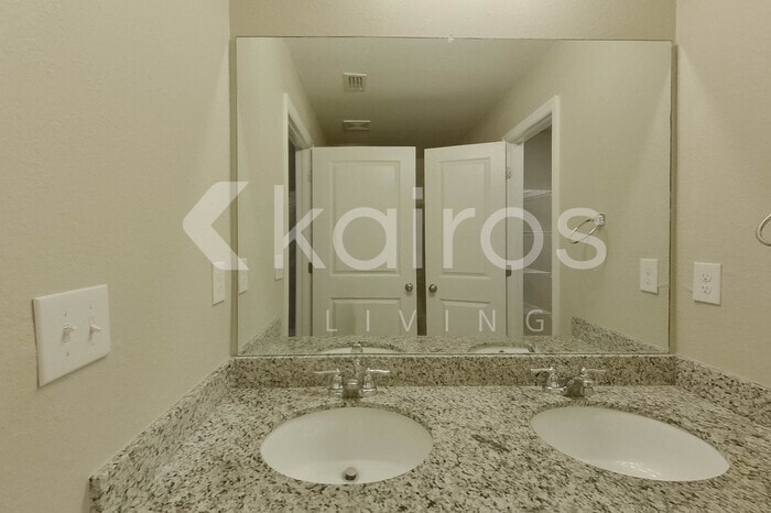 Building Photo - 9131 Aegean Cir