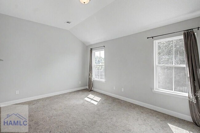 Building Photo - 547 Fairview Cir