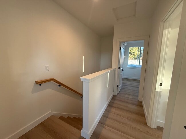 Building Photo - Brand New Modern 2 Bed/ 1 Bath Triplex - Near Old Mill District