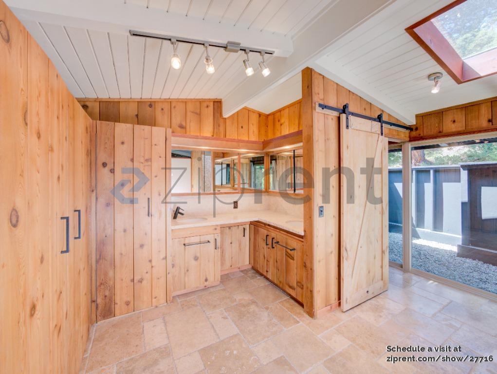 Building Photo - 25970 Canada Dr