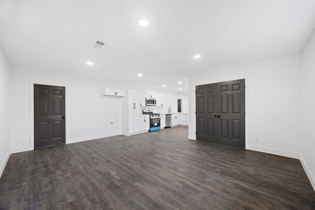 Building Photo - 125 Bolden St