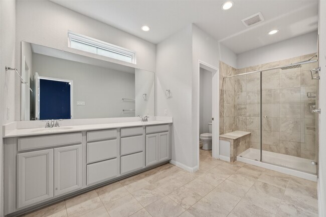 Building Photo - 9816 Magnolia Village Ln