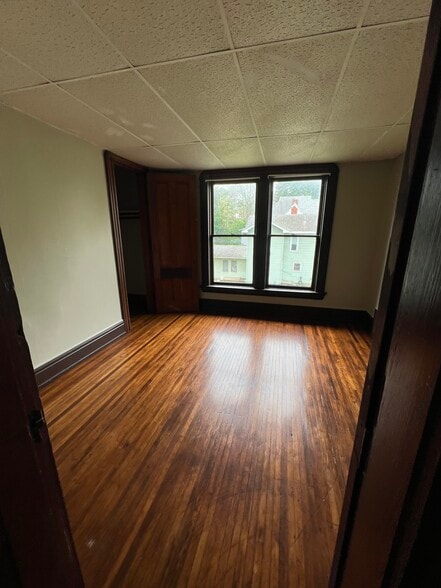Building Photo - 118 E Chemung Pl