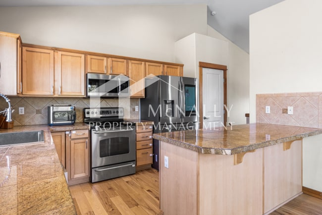 Building Photo - Beautiful Craftsman Home in the Desirable Southlake Ridge Community