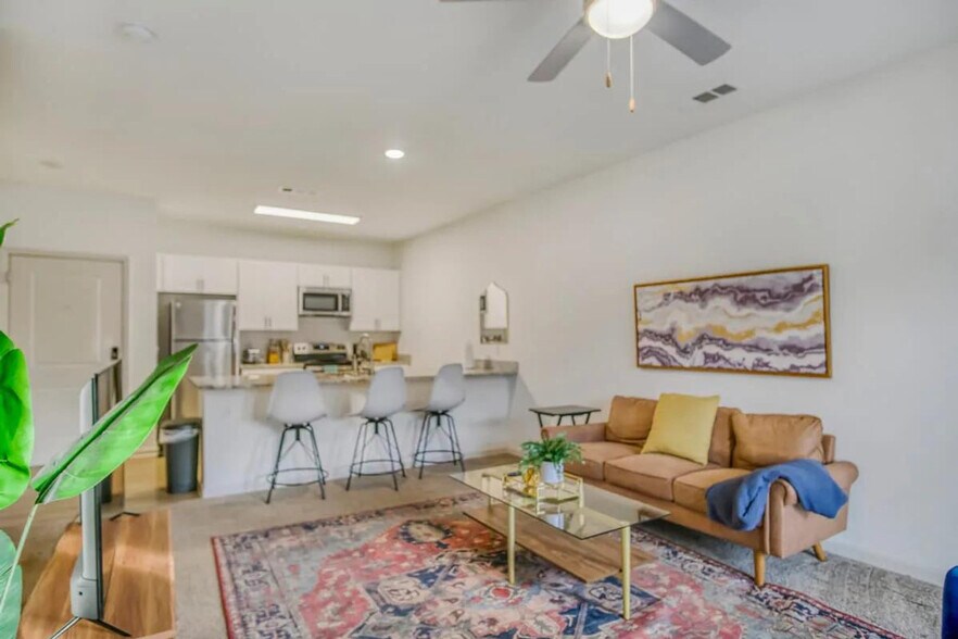 Building Photo - 8351 Coventry Ct