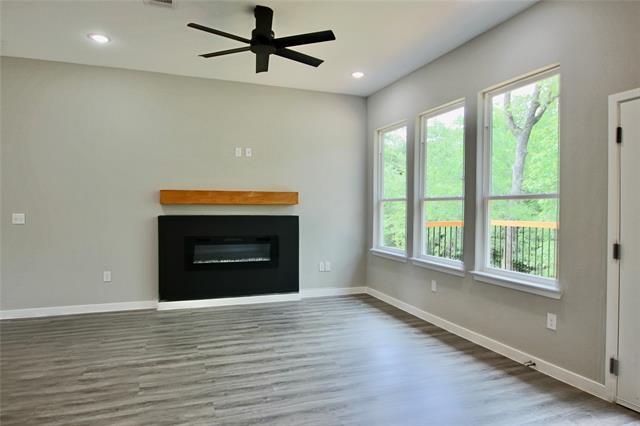 Building Photo - 851 Welch Ln