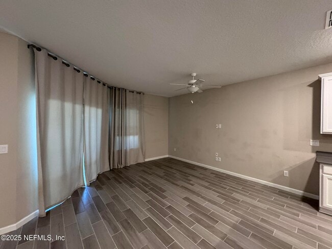 Building Photo - 10350 Alder Creek Ln
