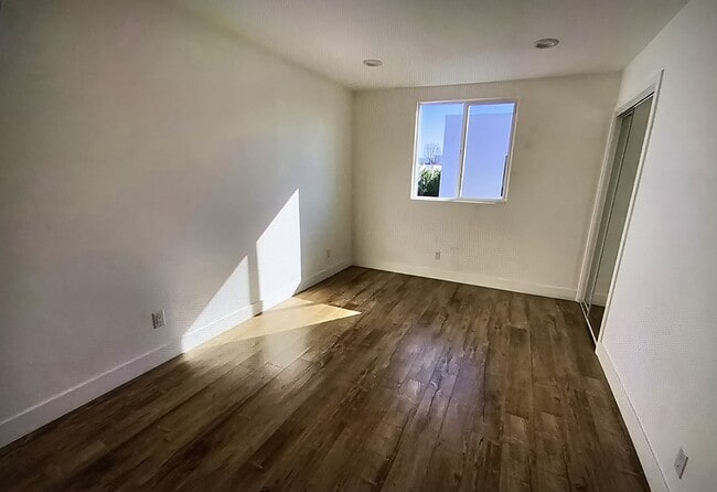 Building Photo - 10923 Hesby St