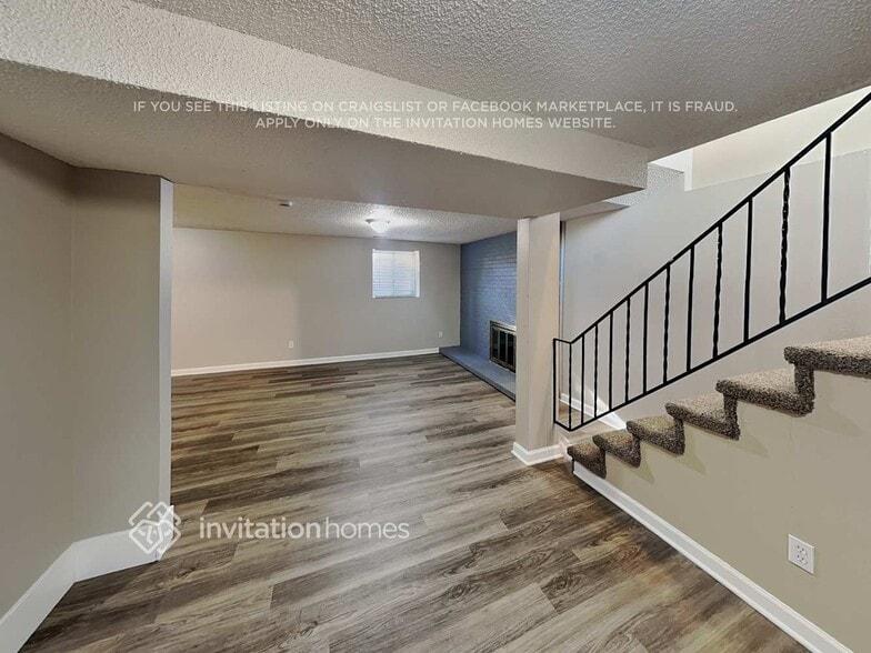 Building Photo - 9954 Columbine St