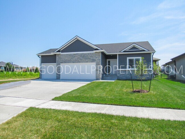 Primary Photo - Beautiful ranch home with over 2000 finish...